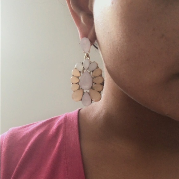 🔴 Light Pink & Peach Statement Earrings - Picture 5 of 5